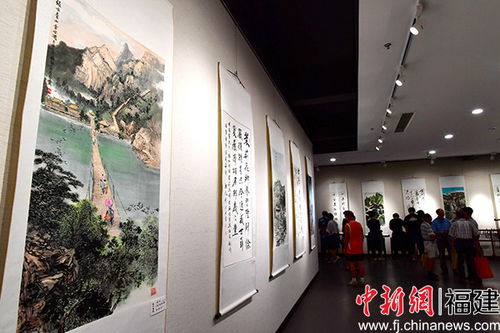 閩侯縣首屆詩(shī)書(shū)畫(huà)采風(fēng)創(chuàng)作活動(dòng)作品展在福州舉行